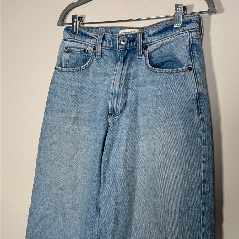 Abercrombie The Wide Leg Mid Rise Jean - 24 / 00 SHORT - Picture 3 of 5